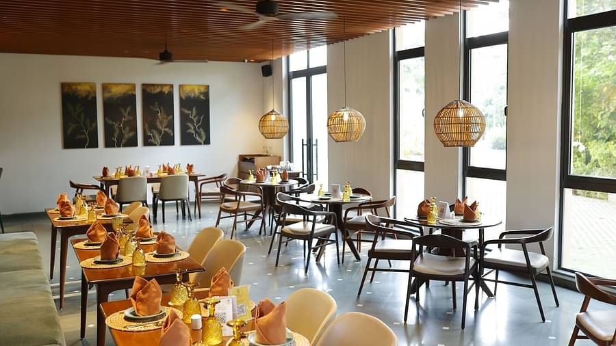 dining in singalila