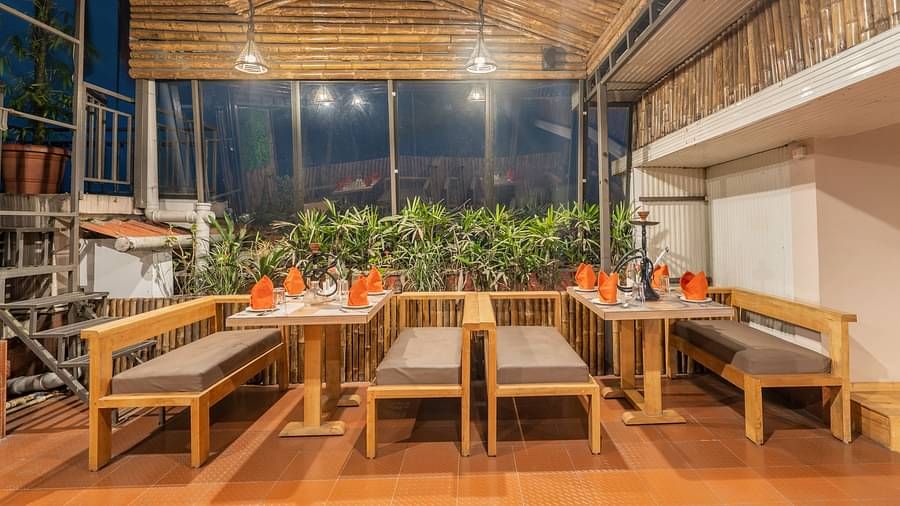 Outdoor seating area of the restaurant at Summit Alpine Abode