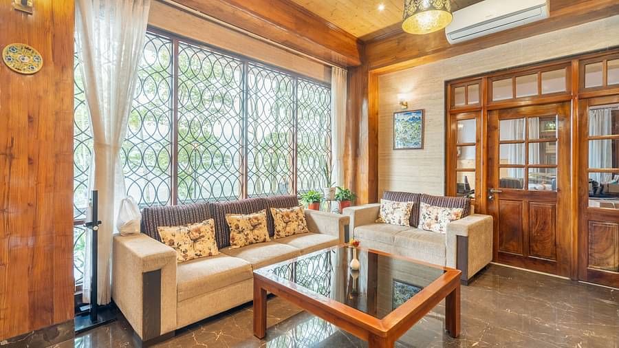 Lobby area of Summit Alpine Abode
