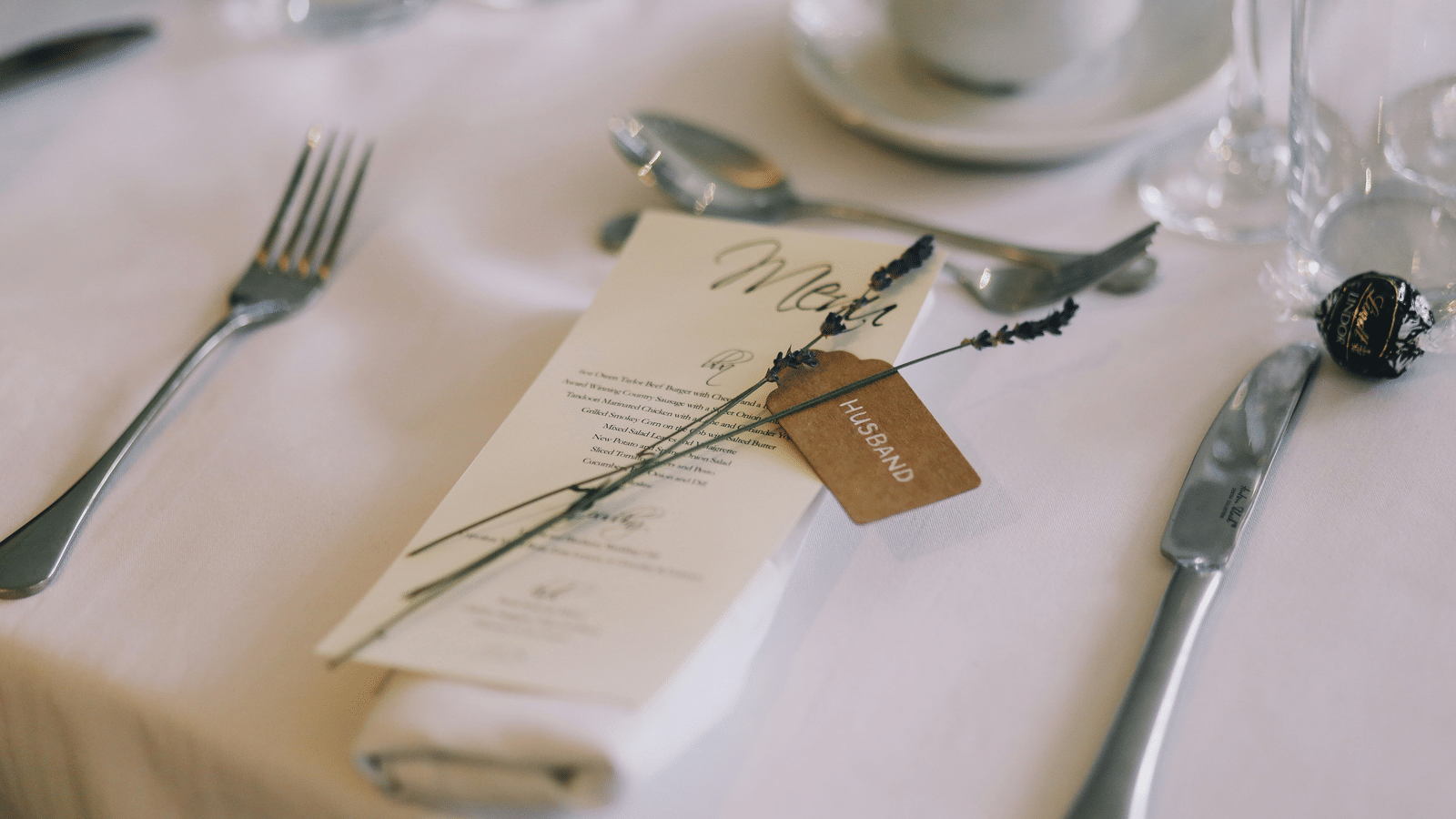 cutlery-on-table