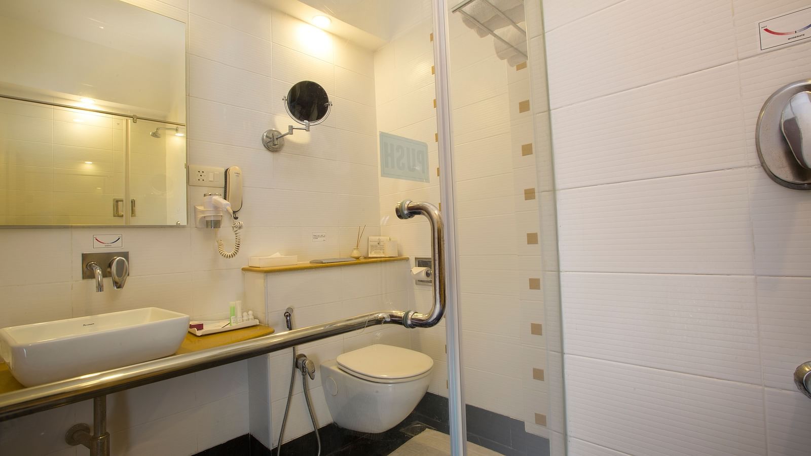 Family Suite Bathroom 2