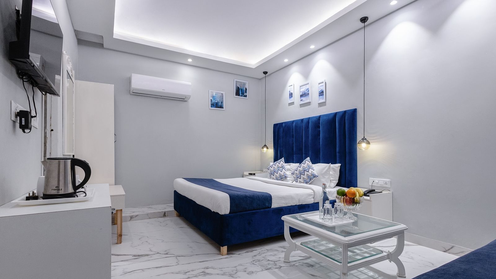 1 RoomClub1 0Z9A9254 - Copy