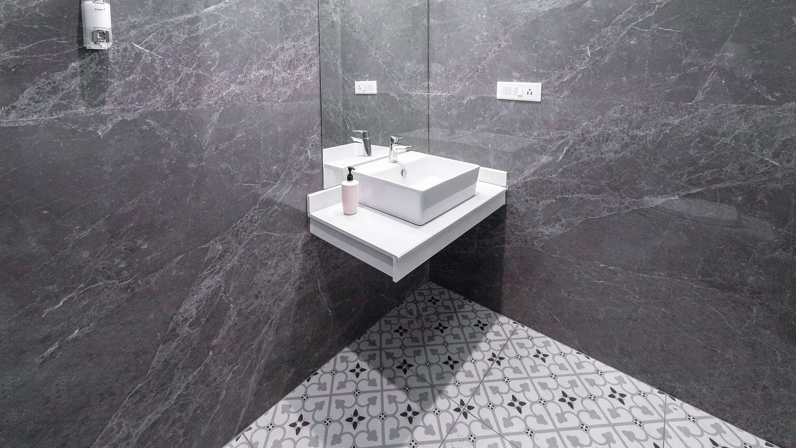 27 Bathroom3 0Z9A9462