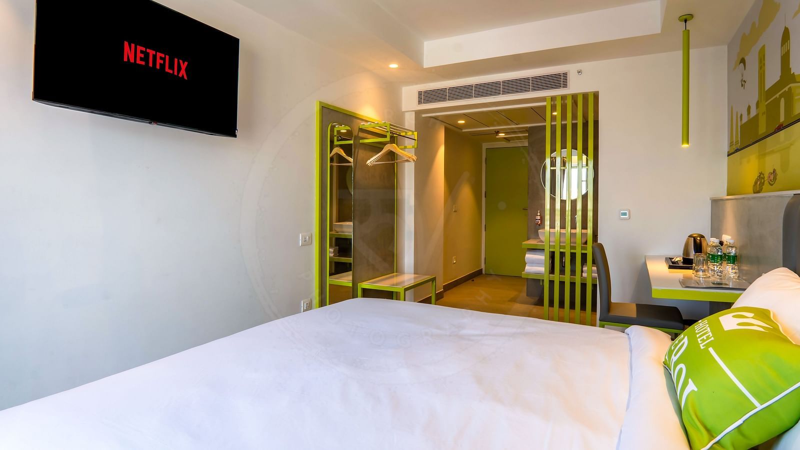 Corporate Room 4