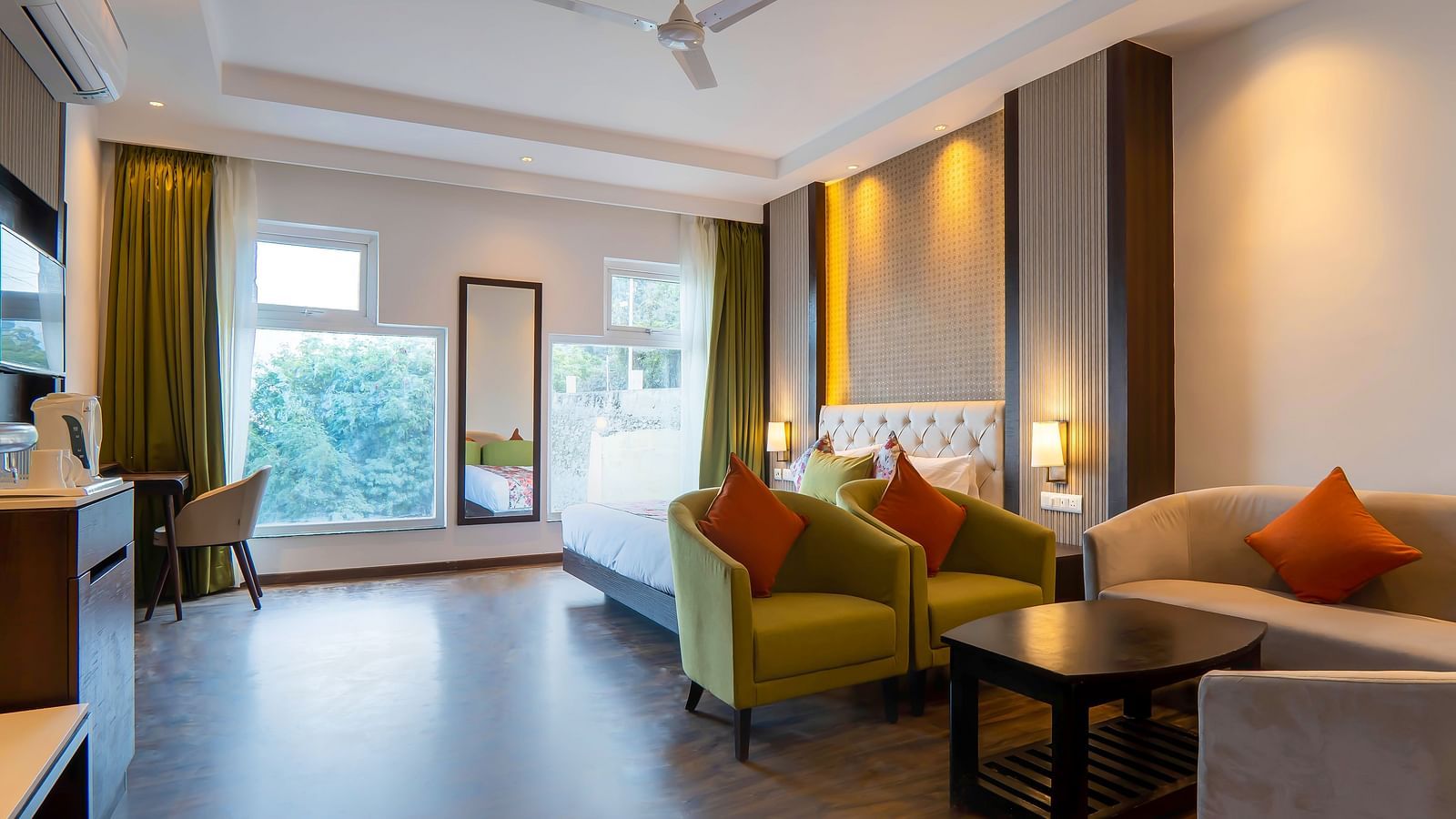 images showcasing the beautiful interiors of lake facing rooms - Hotel Le ROI Lake View Koti2