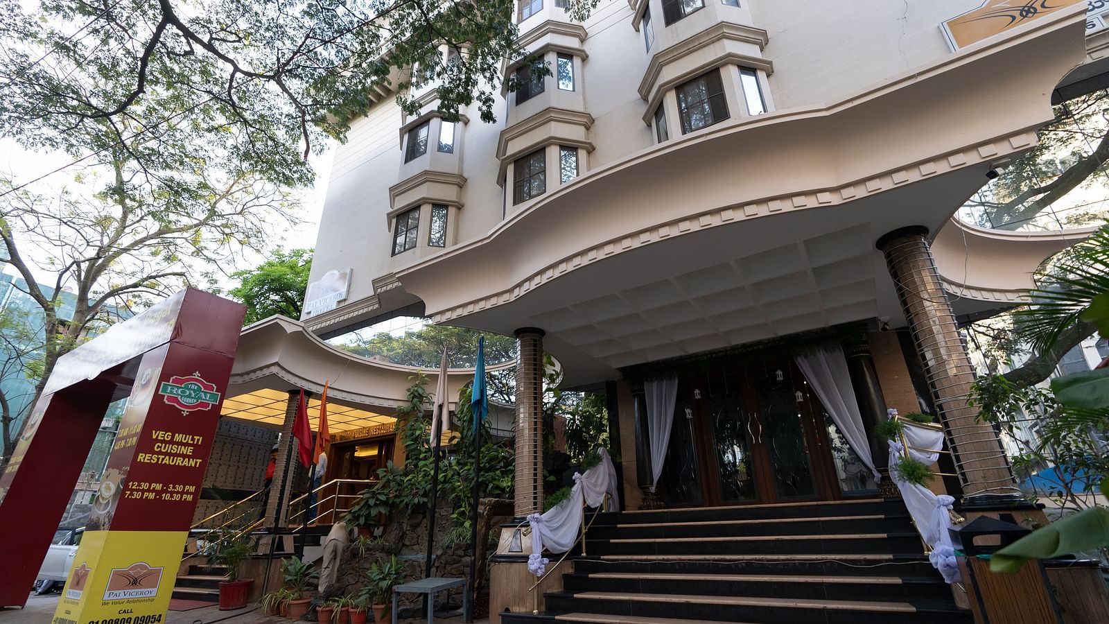 The facade of Hotel Pai Viceroy Jayanagar during daytime
