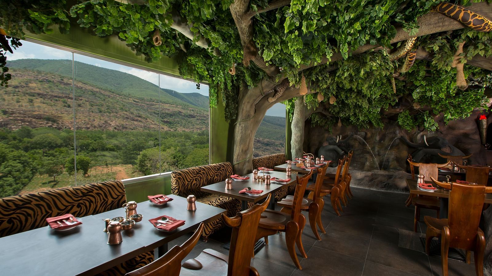 Hotel Pai Viceroy Tirupathi Gufha Restaurant 4 uquwmw