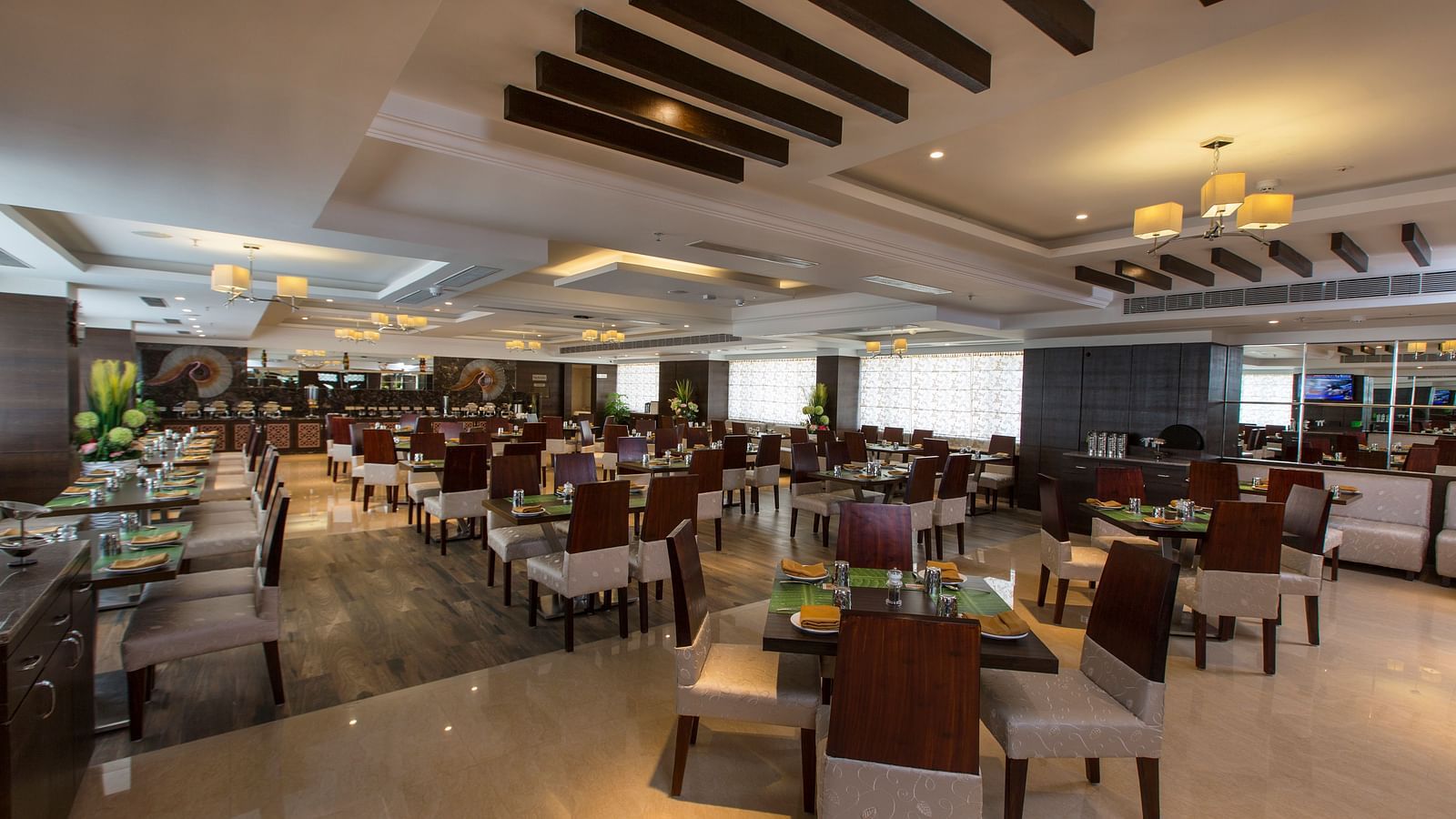 Hotel Pai Viceroy Tirupathi Plaintain Leaf Restaurant 3 kochlw