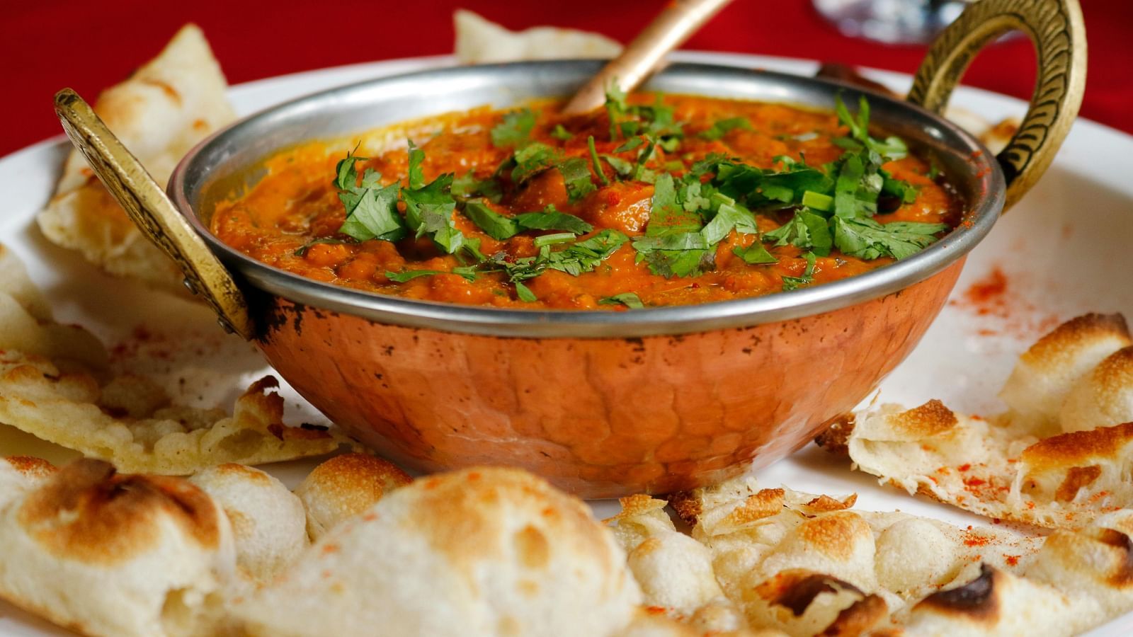 naan with curry 