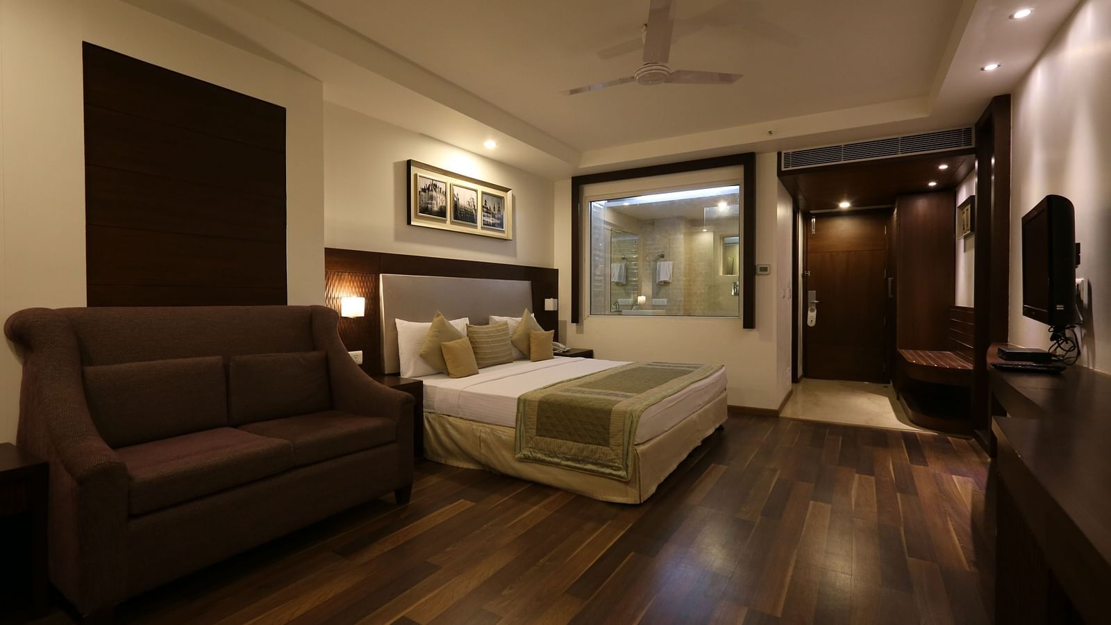 exectuive room 1