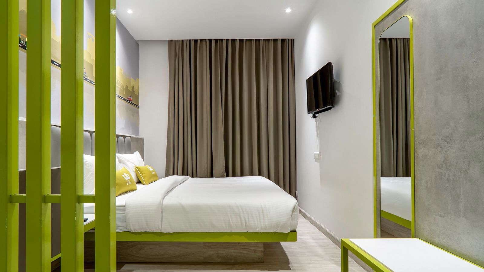 interiors of the bedroom 2 - leroi paharganj