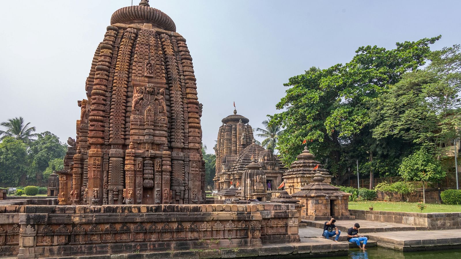 Facade view of Mukteshwar temple