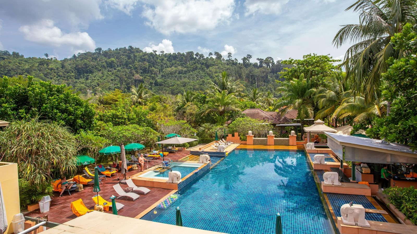 pexels-erik-karits-2093459-27379639