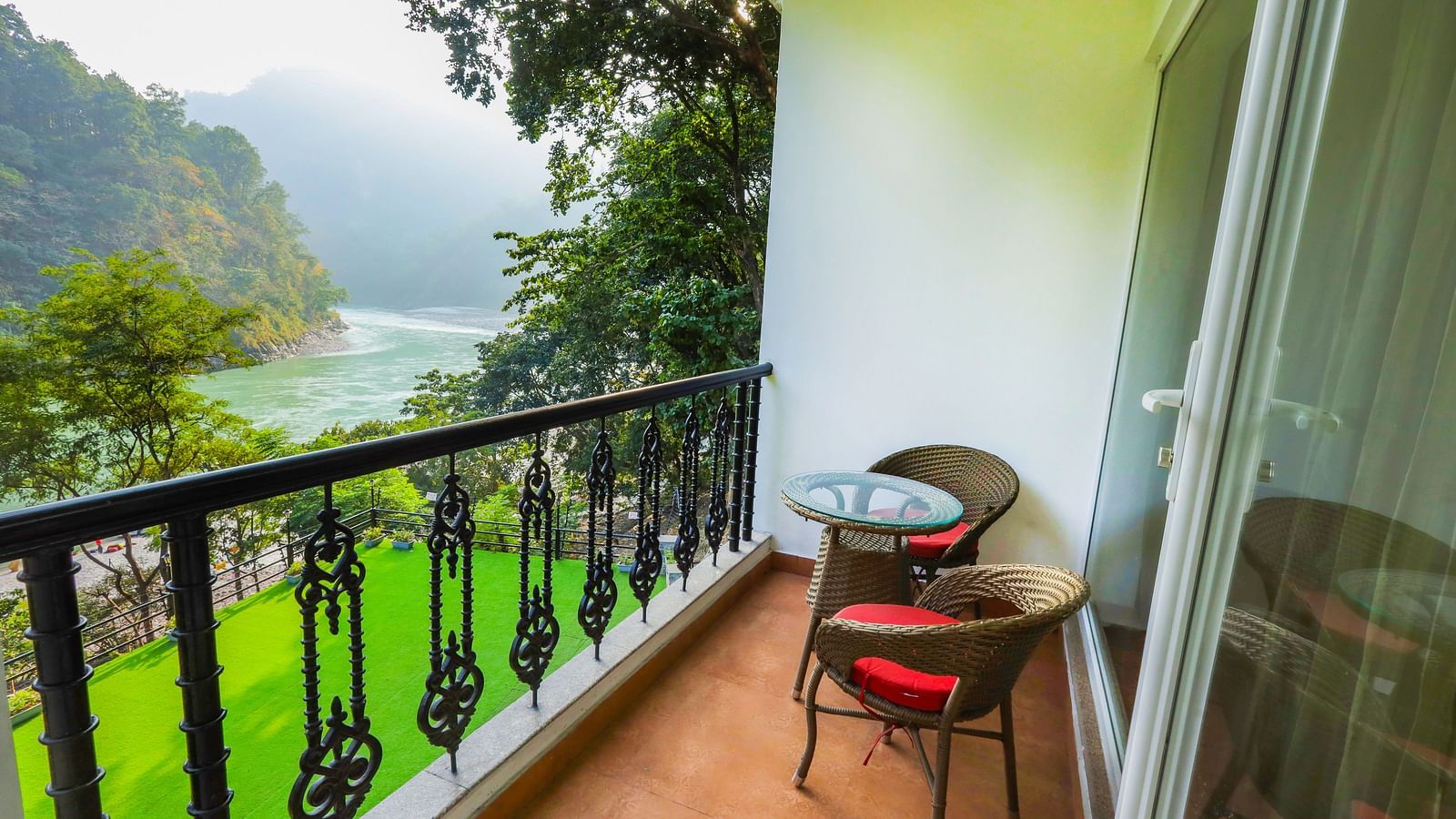 2BR Suite Room- BALCONY