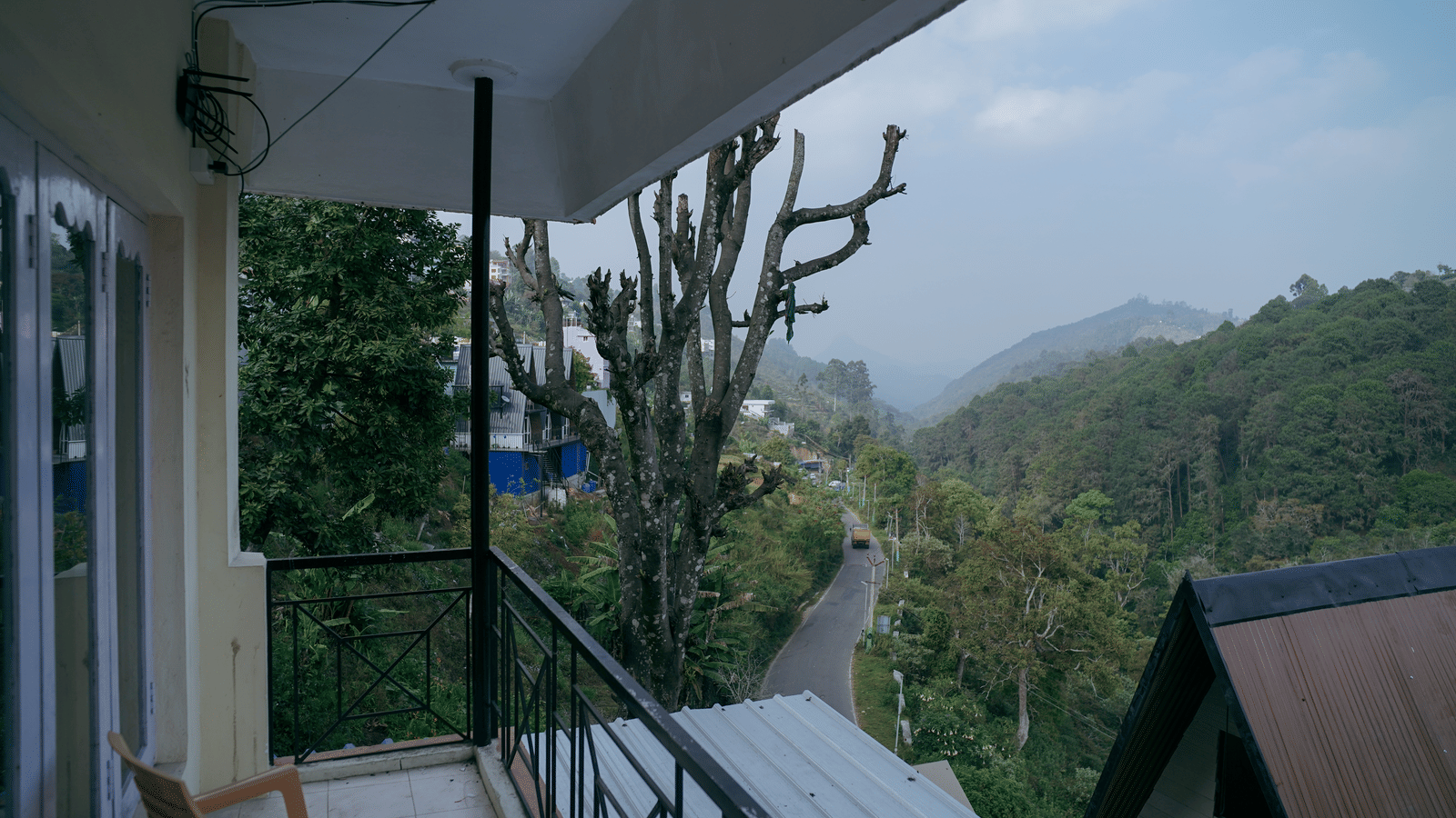 09 MAIN FRAME VIEW