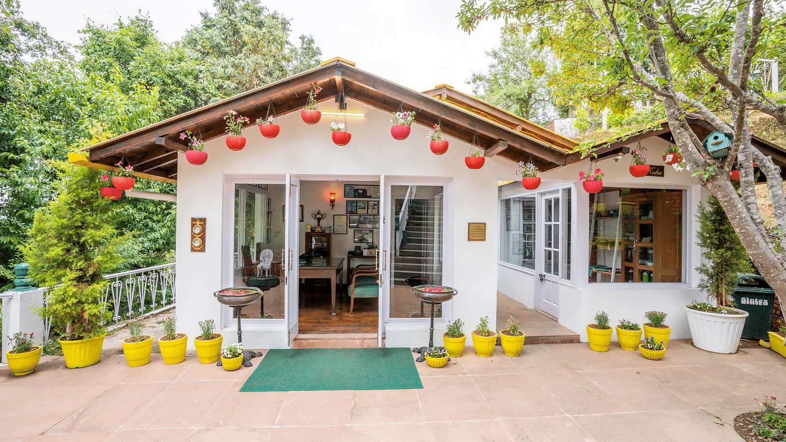 facade of a cottage at Te Aroha By Shervani, Mukteshwar.