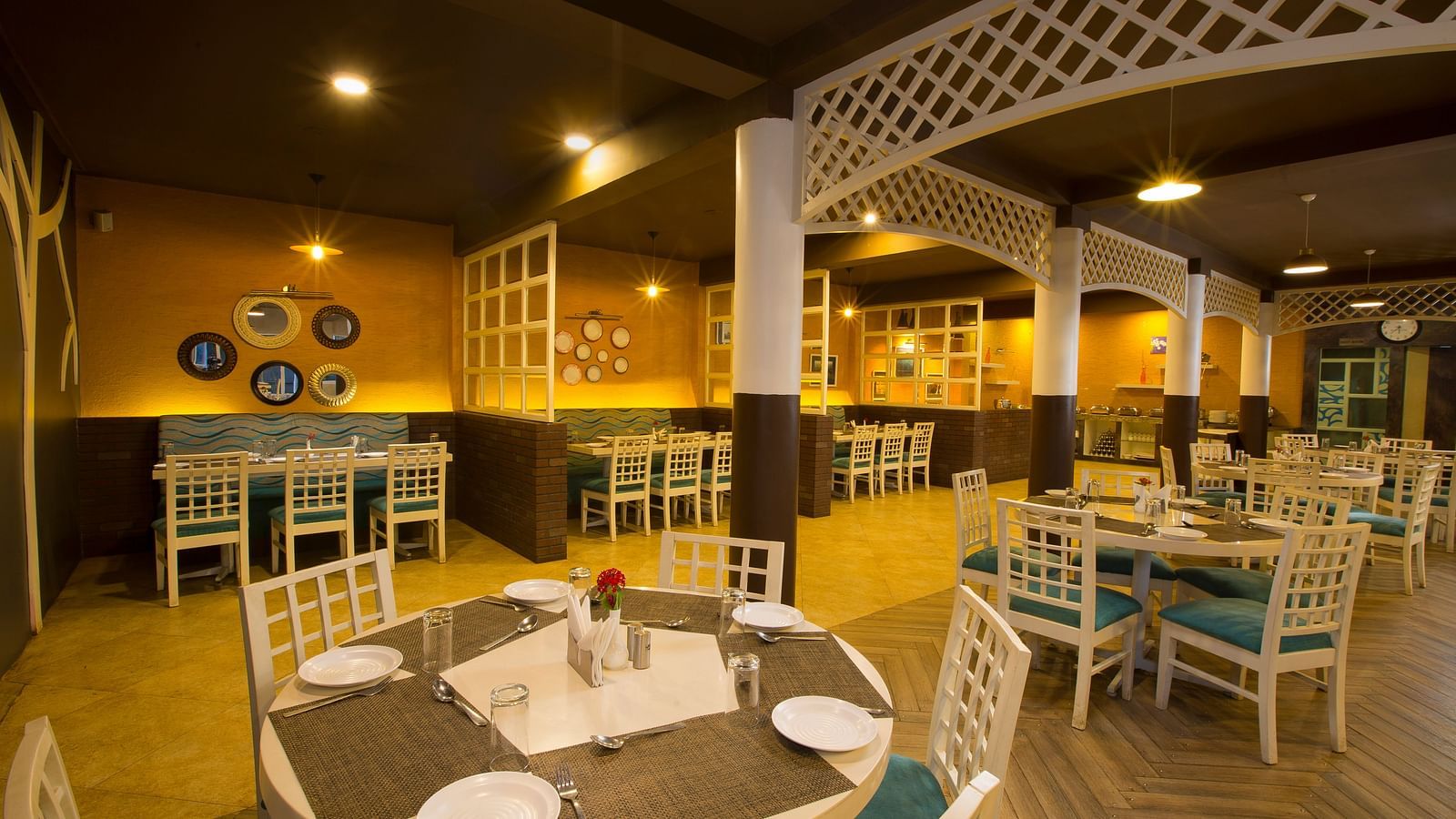 Dining arrangement at a restaurant