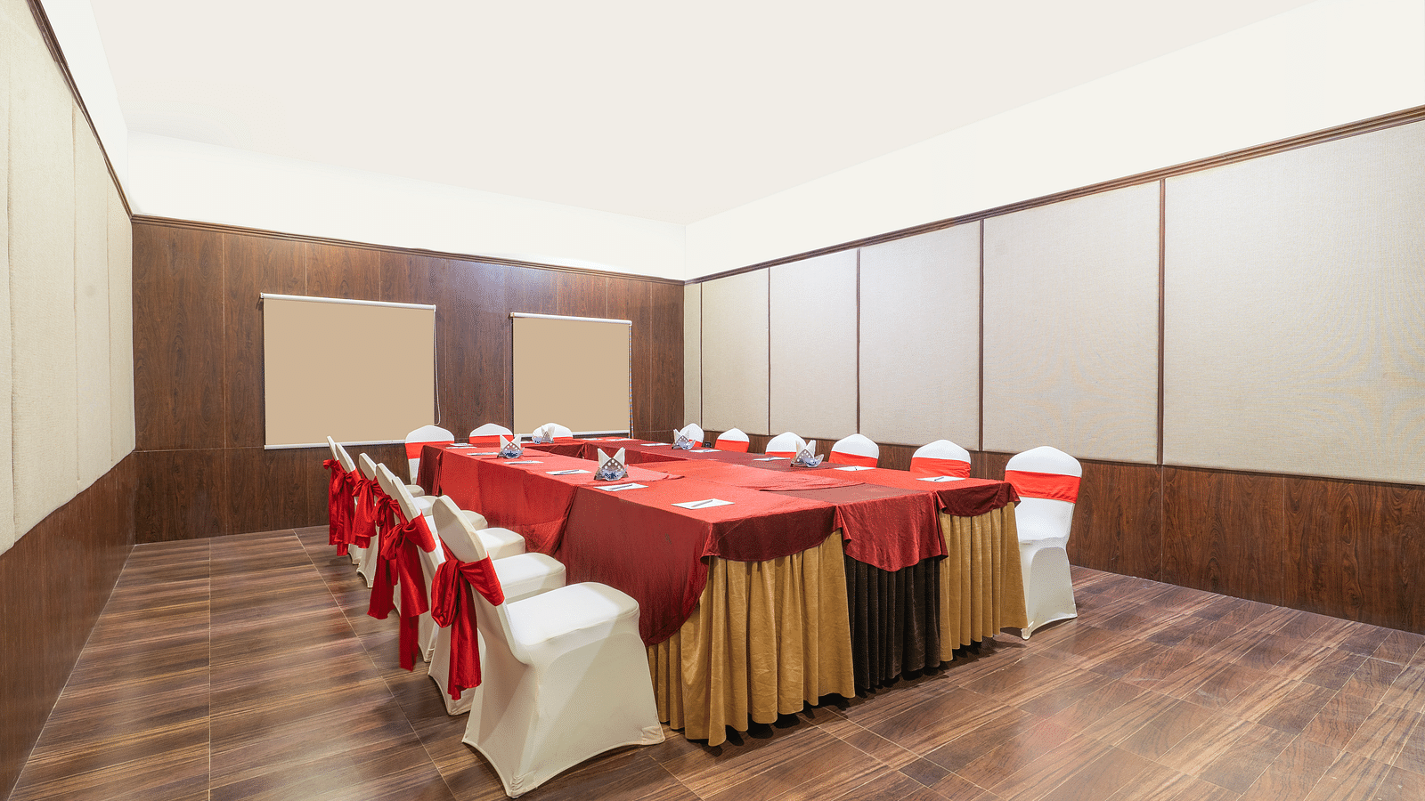 LOTUS(BOARD ROOM)