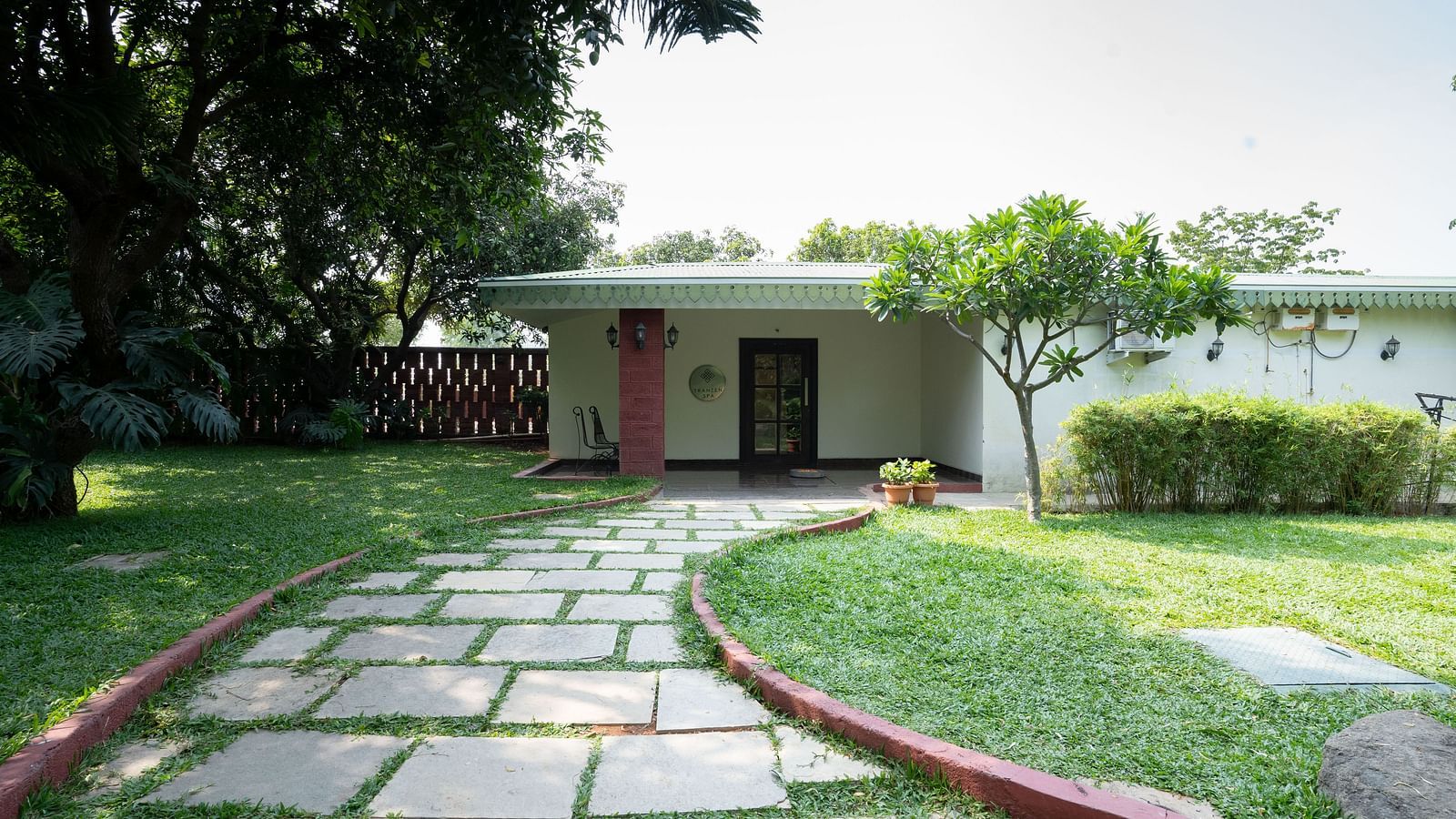 SPA LAWNS