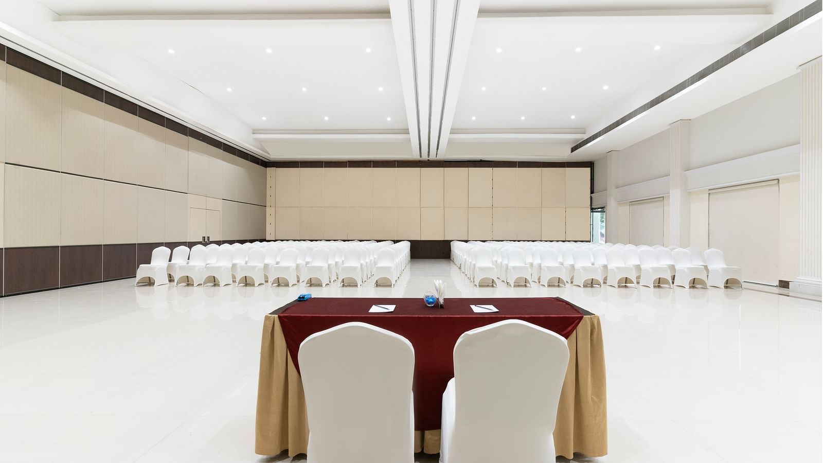 TULIP HALL 2.