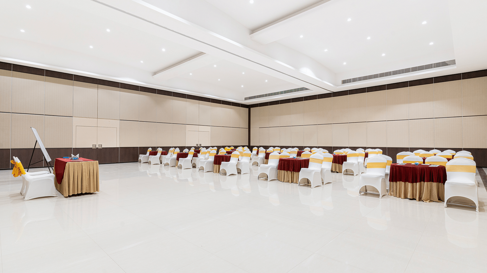 TULIP HALL CLUSTER SEATING