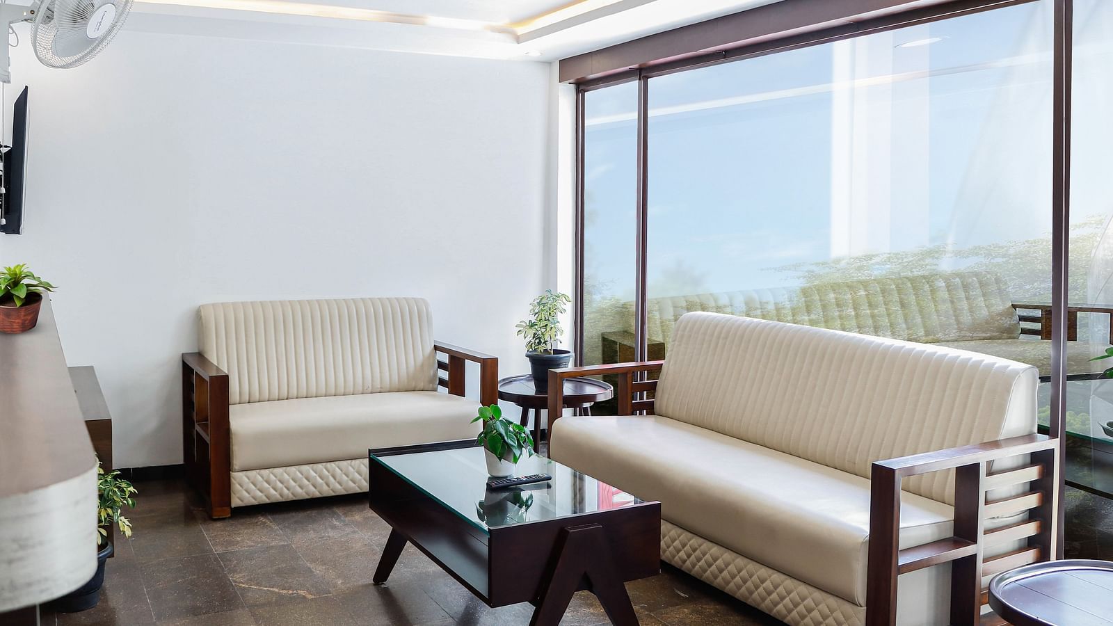 LOBBY (3)