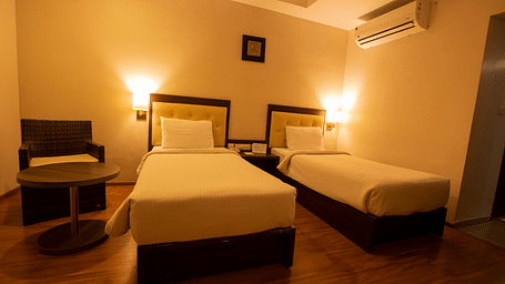 Executive Room twin bed 3