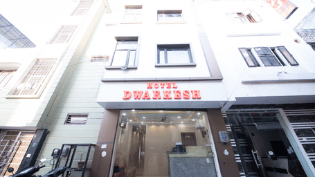 Exterior view of the hotel building entrance at Perfectstayz Value Dwarkesh, Haridwar.