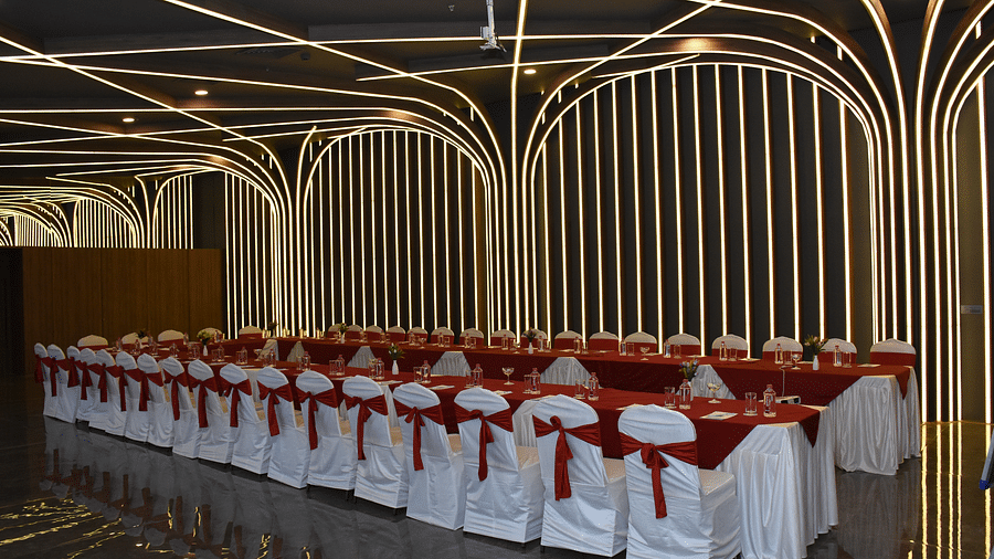 banquet hall at the comfort inn sapphire, jaipur