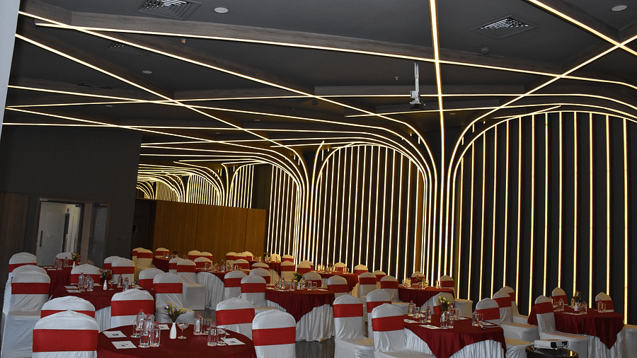 banquet hall at the comfort inn sapphire, jaipur