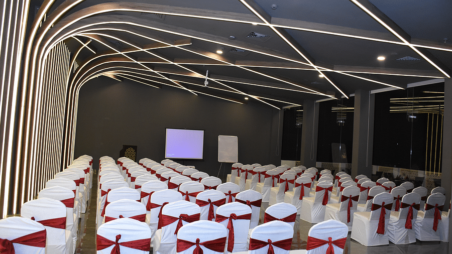 banquet hall at the comfort inn sapphire, jaipur