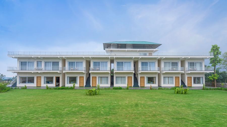 exterior facade of Corbett Four Seasons, Ramnagar