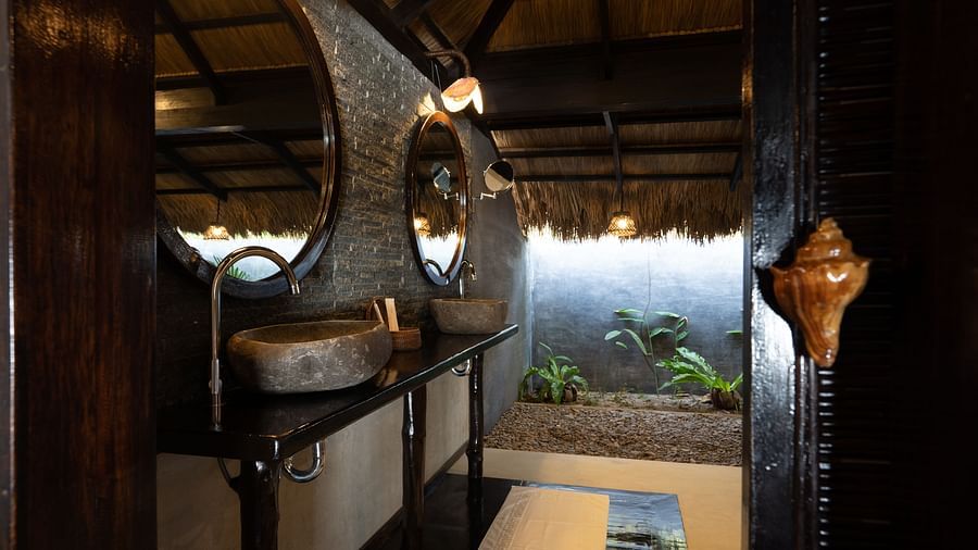 Deluxe Beach Villa 6