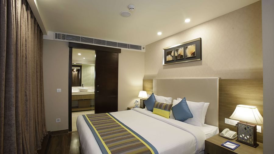 EXECUTIVE SUITE 1 QUEEN BED at Golden Suites, Gurgaon