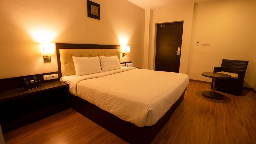 Executive Room Queen bed 8