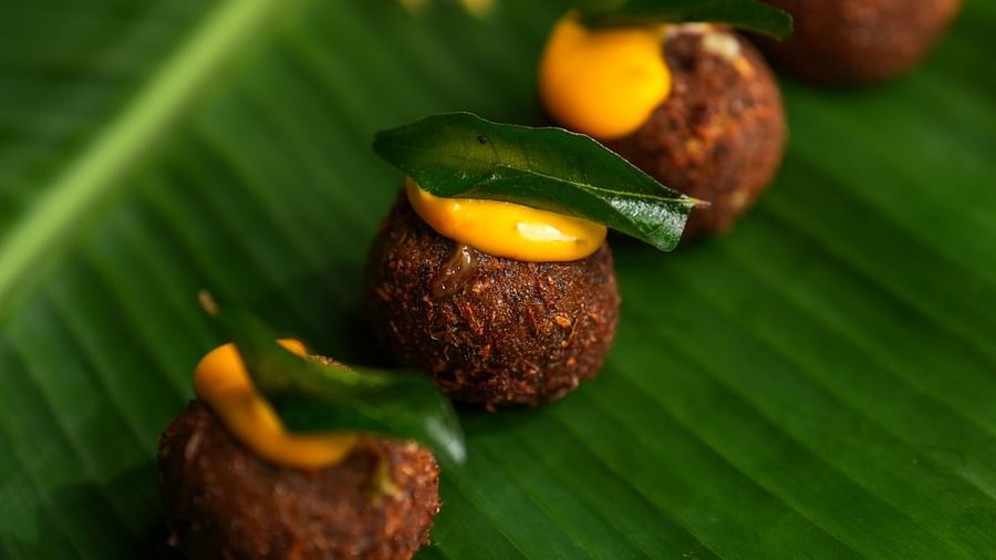 An image of Vazhaipoo Kola Urundai at Hotel Aadithya, Chennai