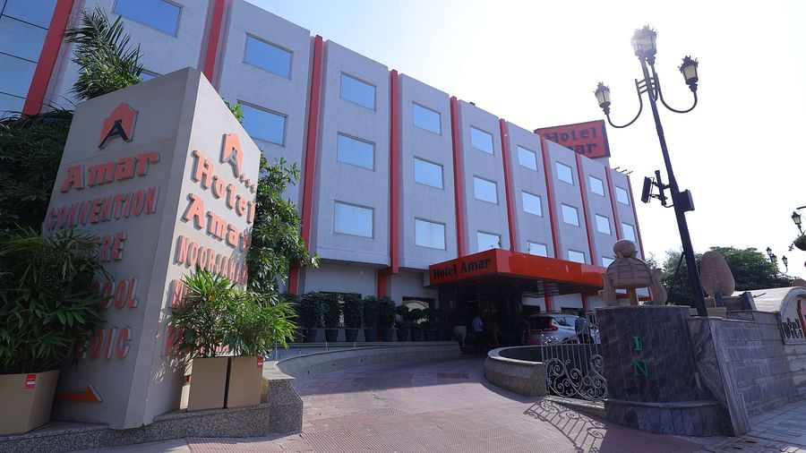 Side view image of the facade of Hotel Amar