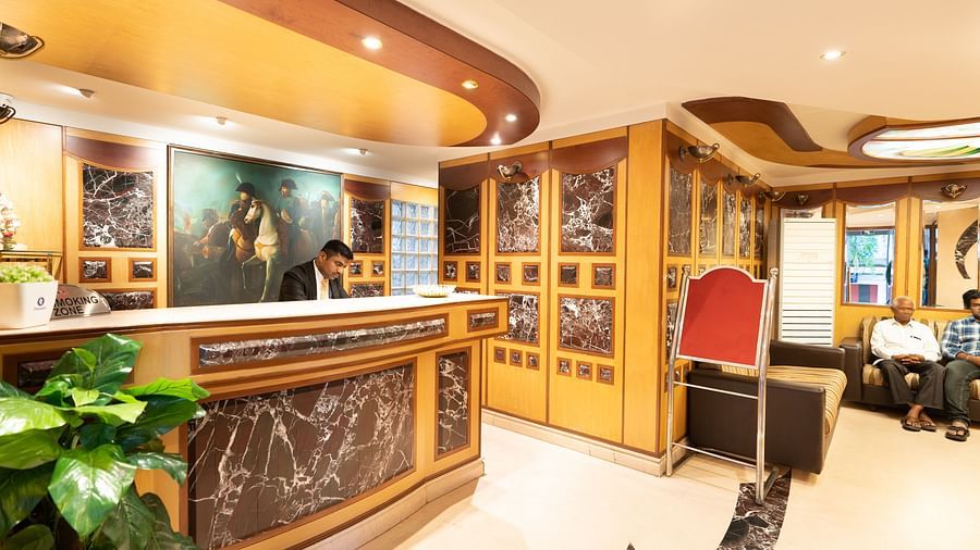 The reception area at Hotel Pai Viceroy Jayanagar