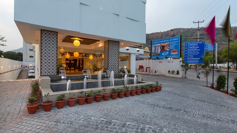 Picture featuring Hotel Pai Viceroy Tirupathi Facade 