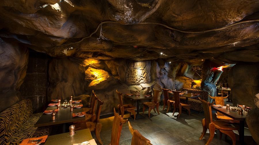 Interior image of Hotel Pai Viceroy Tirupathi Gufha Restaurant 