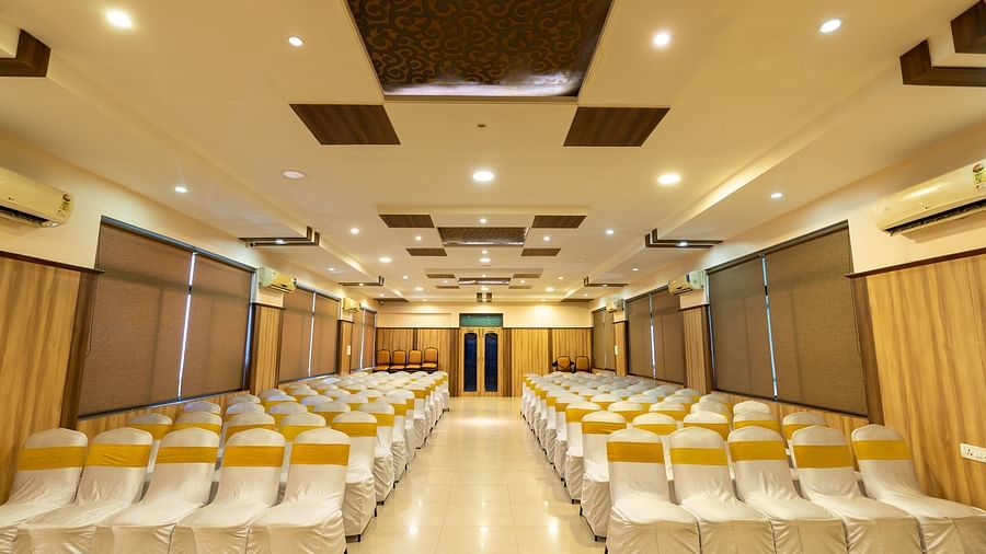 Seating arrangements inside a banquet hall - Hotel Pai Vista, KR Road