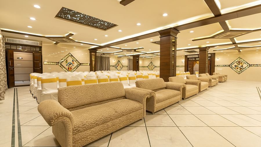 Seating arrangements inside a banquet hall - Hotel Pai Vista, KR Road
