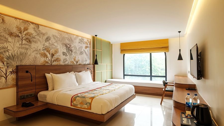 Urban Corner Room (8)