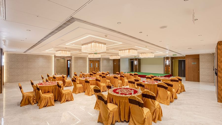 Corner angle of the banquet hall in round seating arrangement at Lemonridge Hotels, IDPL Balanagar.