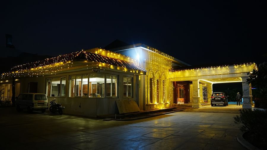 Facade at night 2