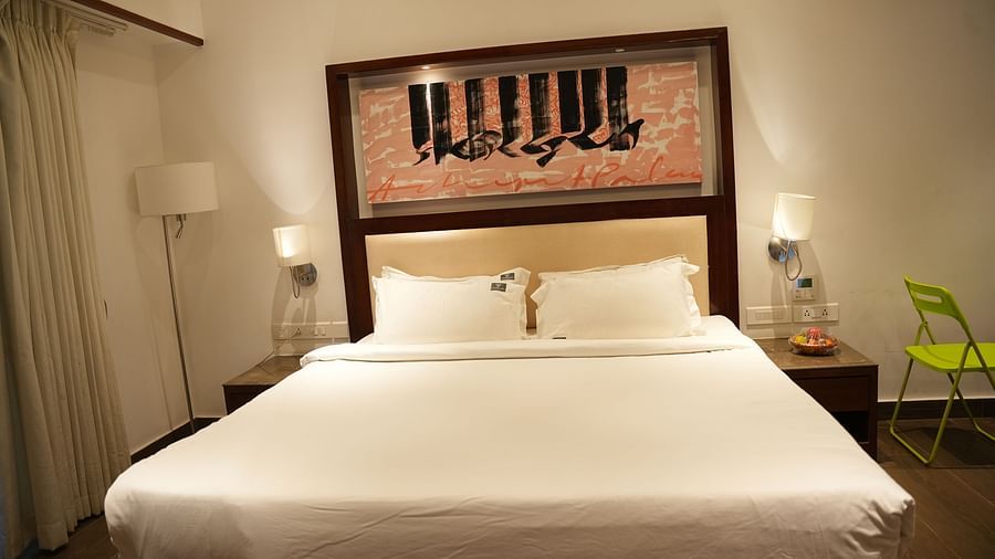 MASTER BED