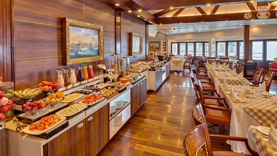 the buffet spread at the restaurant - Mayfair Hill Resort, Darjeeling