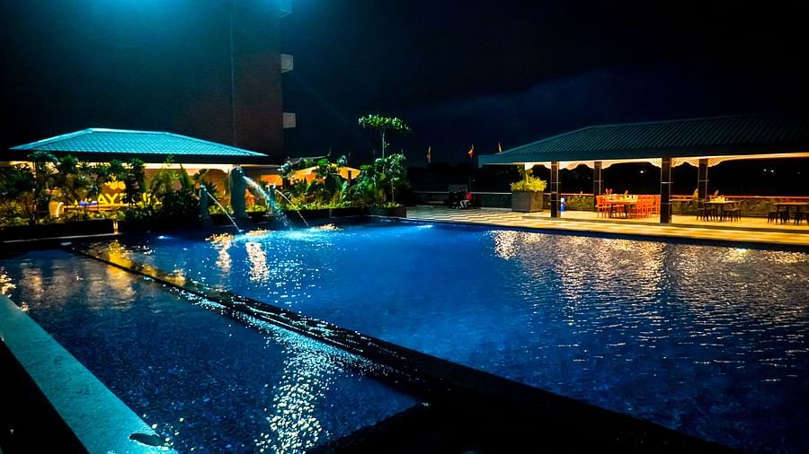 Swmming Pool1