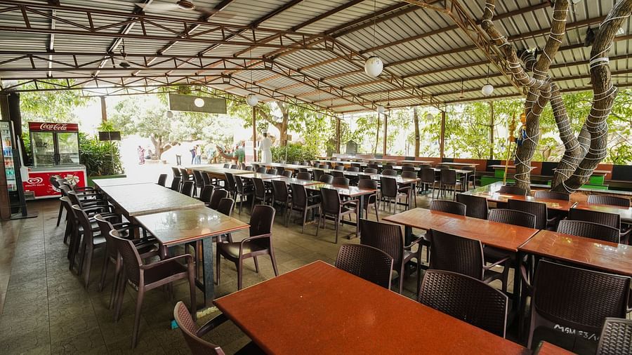 Eating area with table and chairs