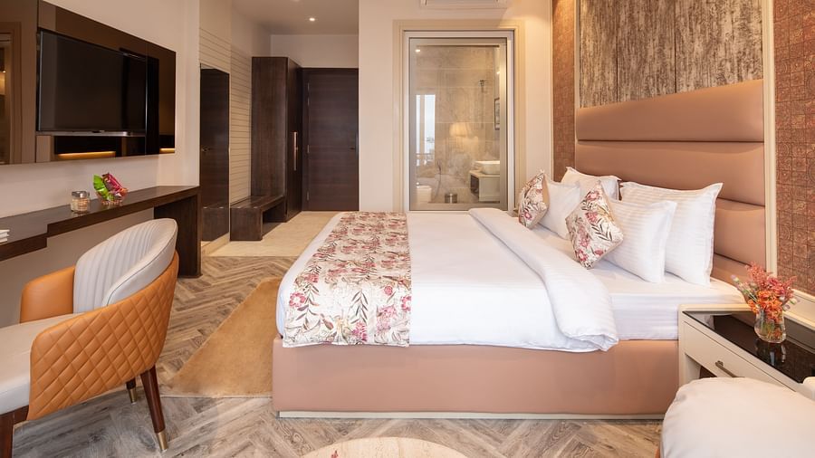 an image of a bedroom with an air-conditioner at  at Mountoria Retreat, Naukuchiatal